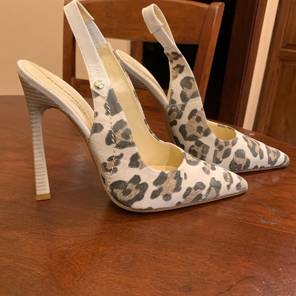 Shoes - Picture 4 of 7